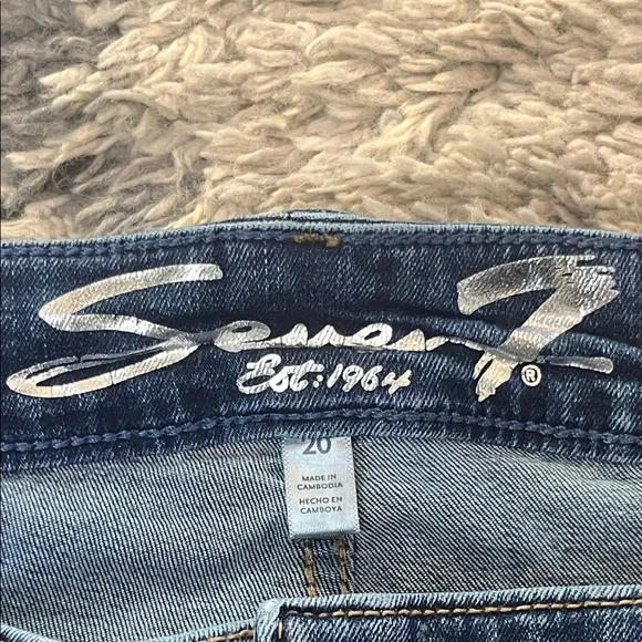 Women's Blue Wide-Leg Jeans - Picture 5 of 14